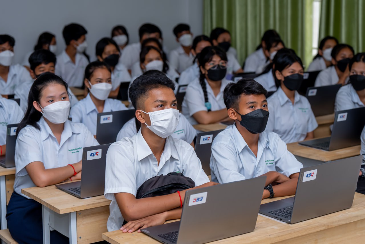 https://hsp-sandbox.cambodata.com/pluginfile.php/314243/local_course_category_logo/categorylogo/195/photo_2024-08-06_10-03-35.jpg